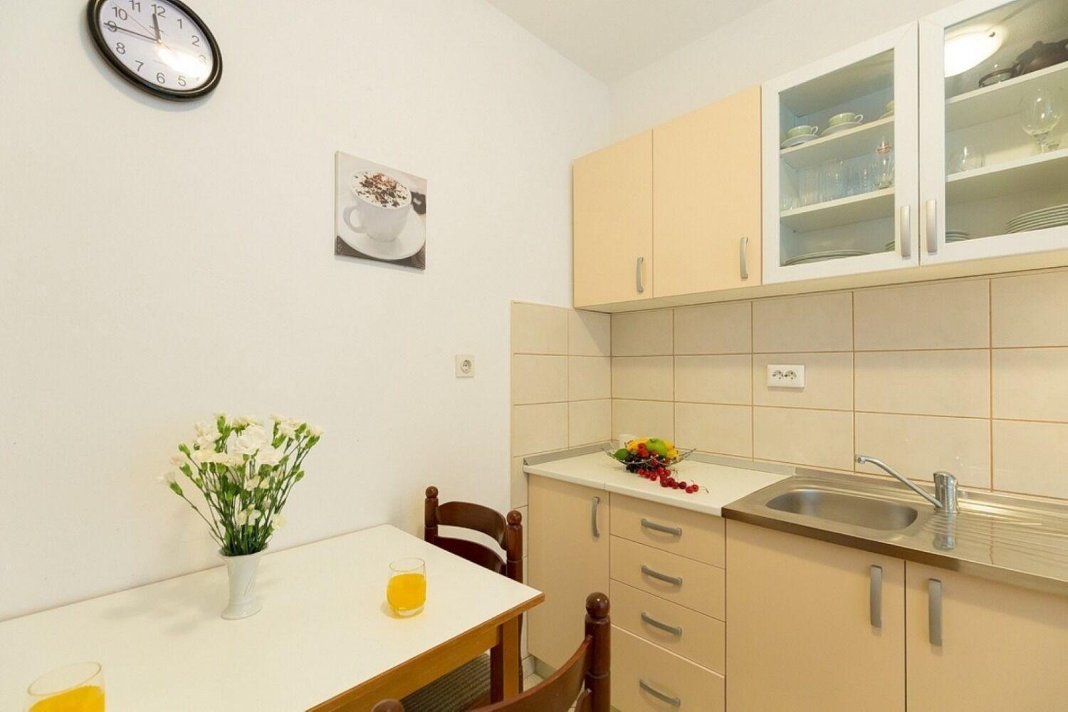 Apartments Mari Zrnovo Екстер'єр фото